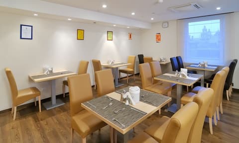 Promenade City Hotel, Breakfast area