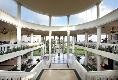 Grand Palladium Lady Hamilton Resort & Spa All Inclusive, Lobby