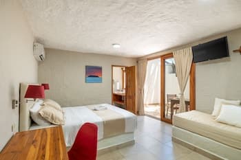 Blu Galapagos Sustainable Waterfront Lodge, Room