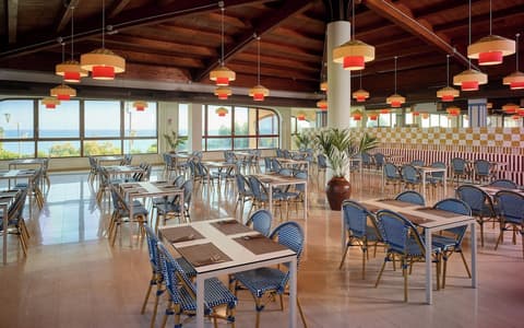 Serenusa Resort, Restaurant