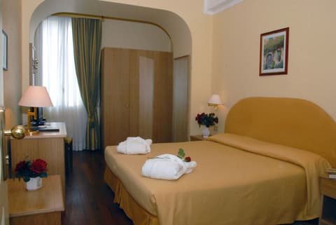Hotel Paradiso, Room