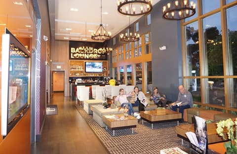 BLVD Hotel and Studios Universal-Hollywood, an Ascend Collection Hotel, Lobby