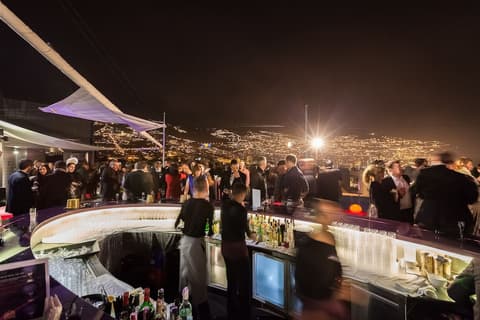 The Vine, Poolside bar