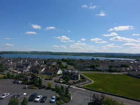 Lough Rea Hotel & Spa, Property grounds