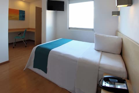 One Querétaro Plaza Galerías, Room