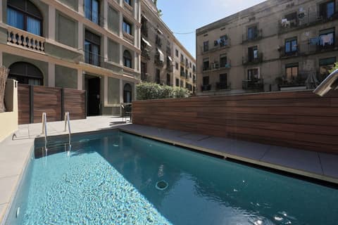 Catalonia Port, Pool