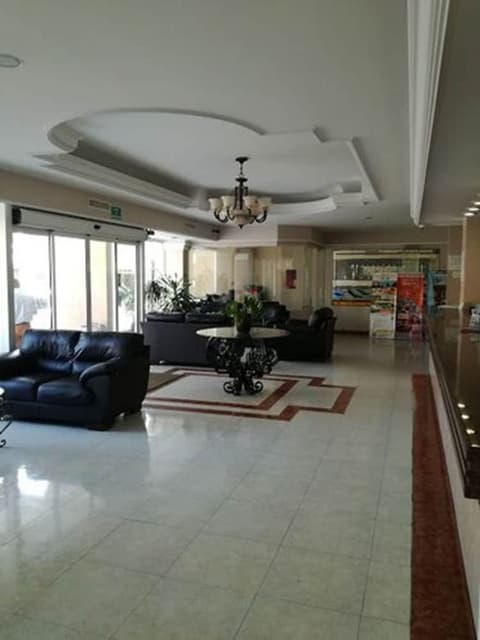Hotel Baluarte, Interior entrance