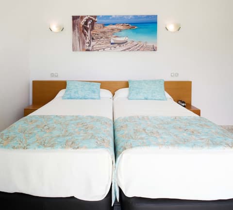 Hotel Tropical, Room