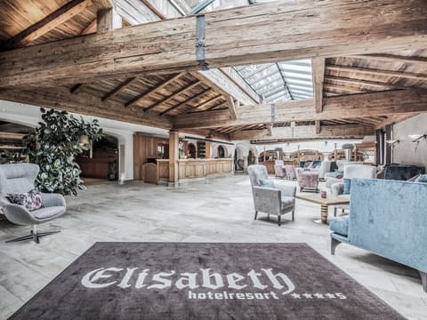 Hotel Elisabeth, Reception