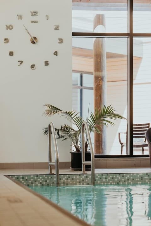 Hôtel-Musée Premières Nations, Pool