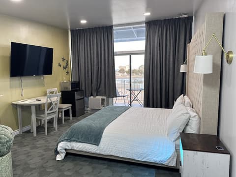 Foghorn Harbor Inn, Room