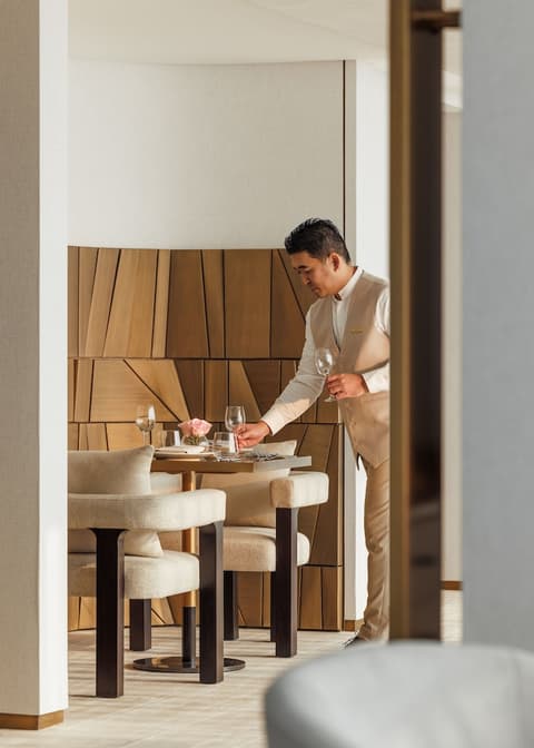 Jumeirah Living - World Trade Centre, Coffee shop