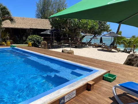 Aroa Beachside Resort, Pool
