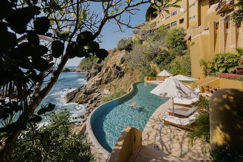 Cala de Mar Resort & Spa Ixtapa, Pool