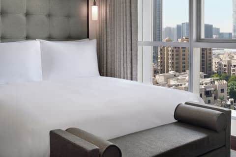 Address Downtown, Room