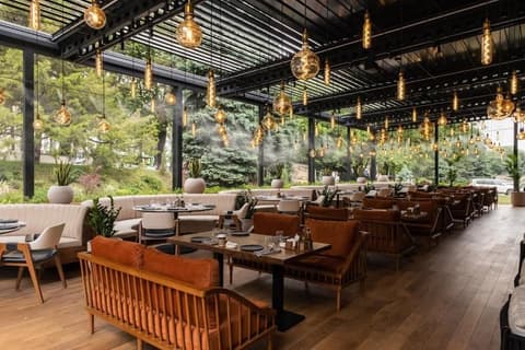 Hotel Kazakhstan, Terrace/patio