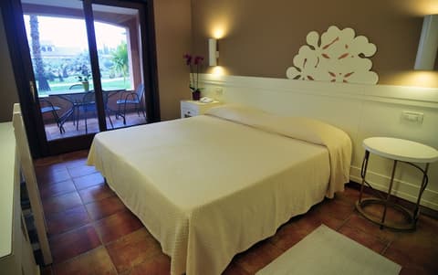 Lantana Resort Hotel & Apartments, Room