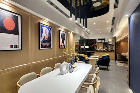 Ramada Sukhumvit Soi Eleven, Lobby