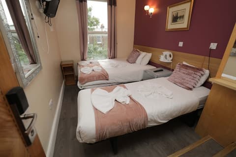 Holland Inn Hotel, Room