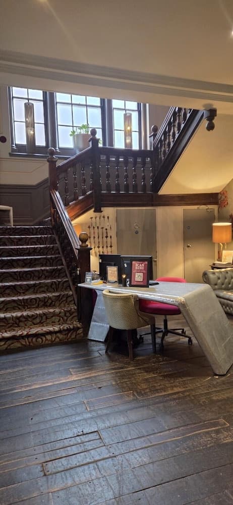 Oddfellows Chester Hotel and Apartments, Lobby