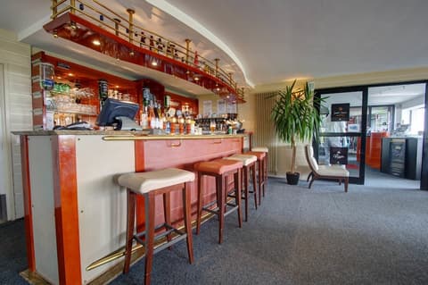 Hôtel du Golf, Bar (on property)