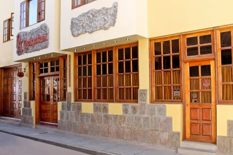 Qelqatani Hotel, Front of property