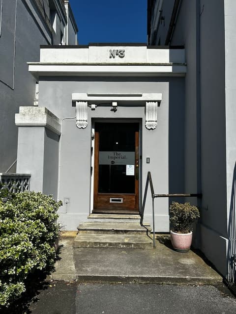 Imperial Plymouth, Lobby