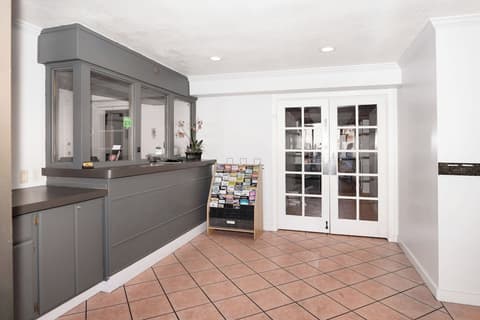 Central Phoenix Hotel, Reception