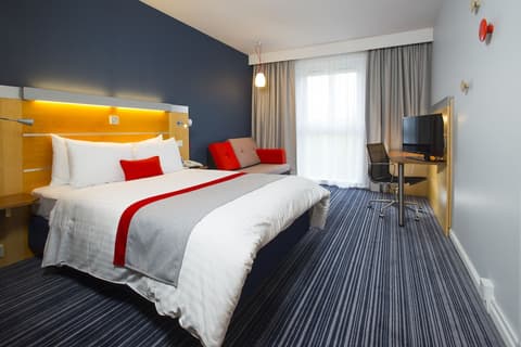 Holiday Inn Express London-Epsom Downs by IHG, Room
