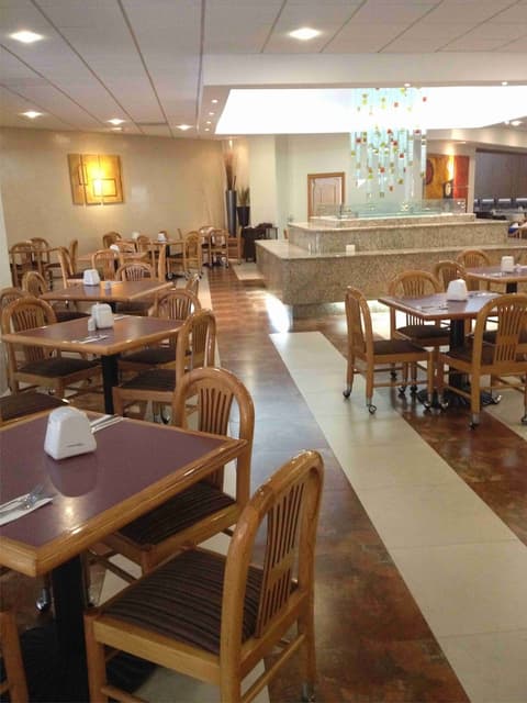 Hotel Mirage, Restaurant