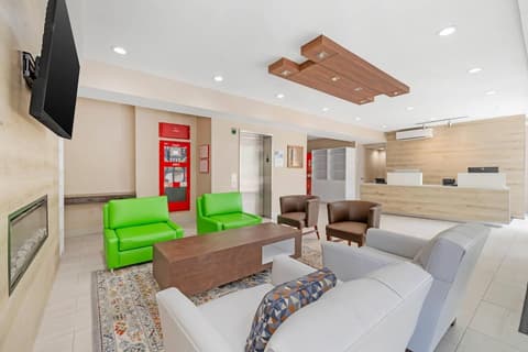 Country Inn & Suites by Radisson, Staten Island, Lobby