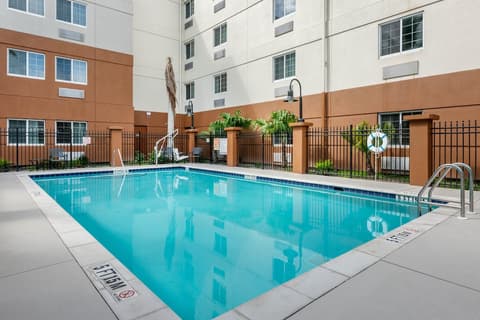 Candlewood Suites Fort Myers Sanibel Gateway by IHG, Pool