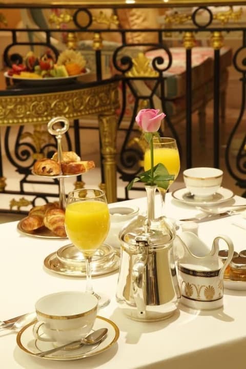 The Bentley London, Breakfast area