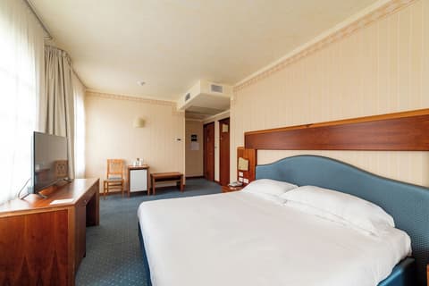 PHI Hotel Astoria, Room