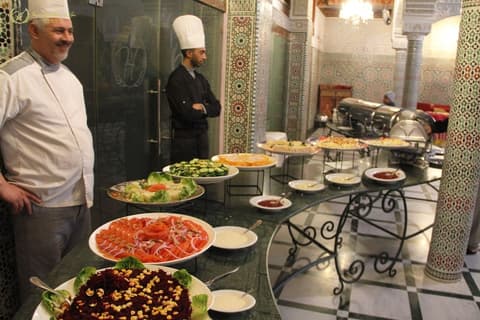 Hotel Imperial Plaza, Buffet