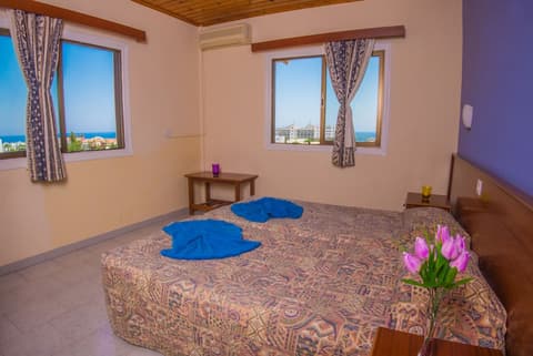 Windmills Hotel Apartments, Room