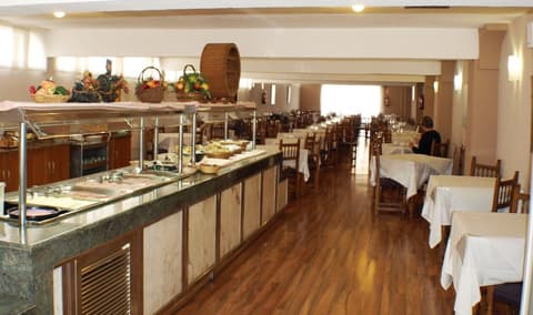 Hotel Kristal, Restaurant