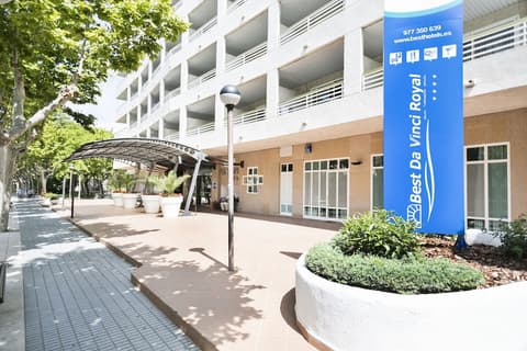 Hotel Best Da Vinci, Property entrance