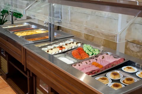 Achillion Palace, Buffet