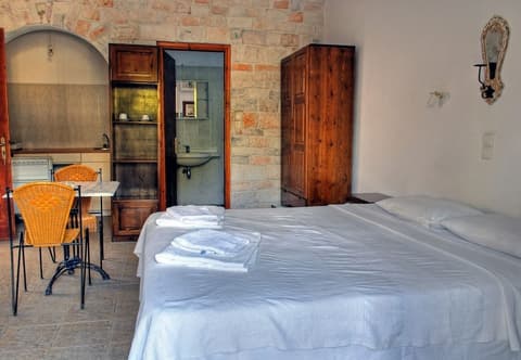 Naxos Summerland resort, Room