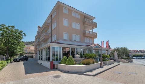 Hotel Trogir Palace, Front of property
