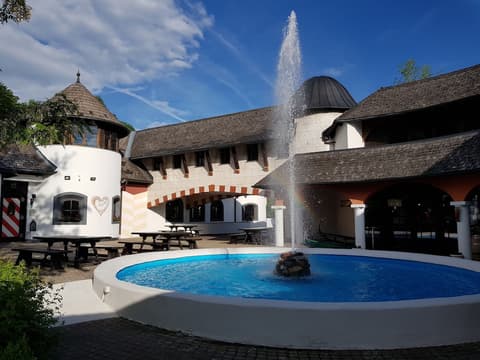 Schlosshotel Rosenegg, Fountain