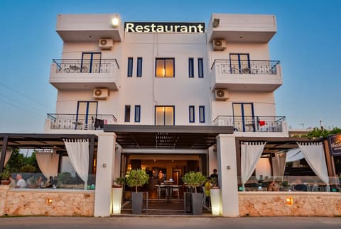 Alexis Hotel, Restaurant