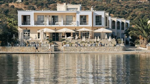 Pedi Beach Hotel, Front of property