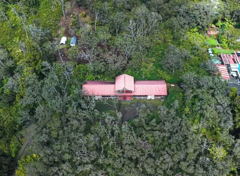 Volcano Forest Inn, Exterior
