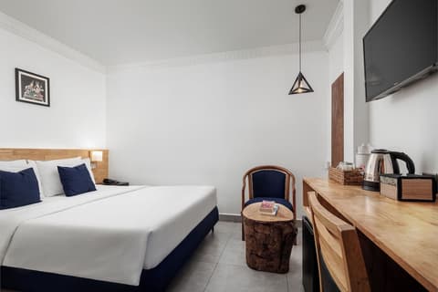 Pacific Hotel, Phnom Penh, Room