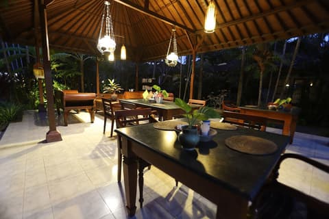 Bumi Ayu Bungalows, Lounge