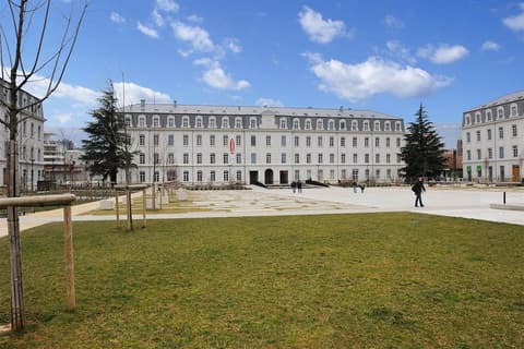 Residhome Caserne de Bonne, Front of property