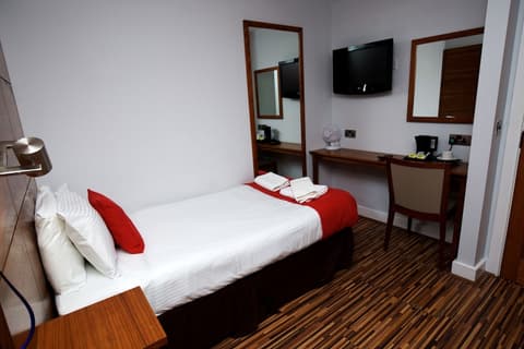 Cocoon at The International Inn, Room