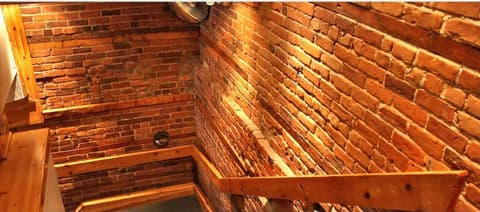 Hotel Abri du Voyageur, Staircase